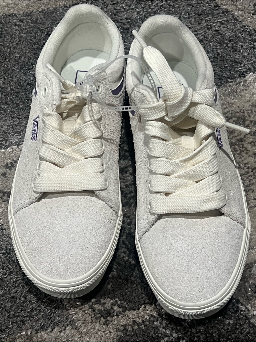 New Vans Women’s Seldan White And Purple Retro Inspired Shoes Sz 7.5